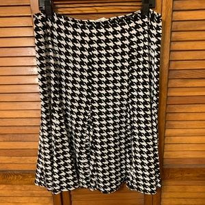 Houndstooth skirt size Large